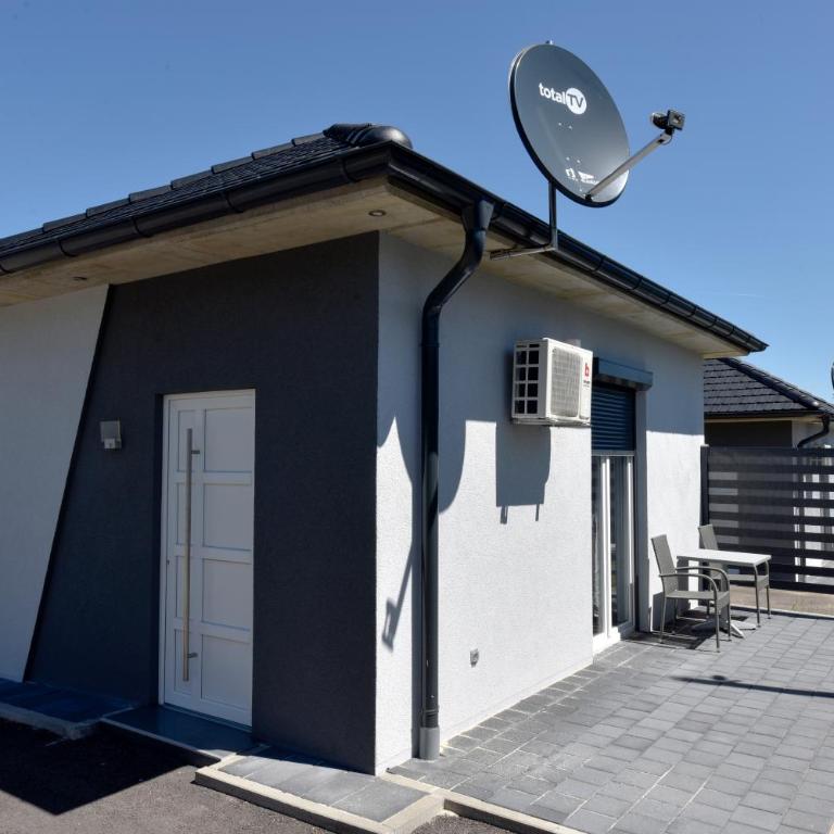 Apartmani i Bungalovi TROJKA - Bungalov sa 1 Spavaćom Sobom - 3