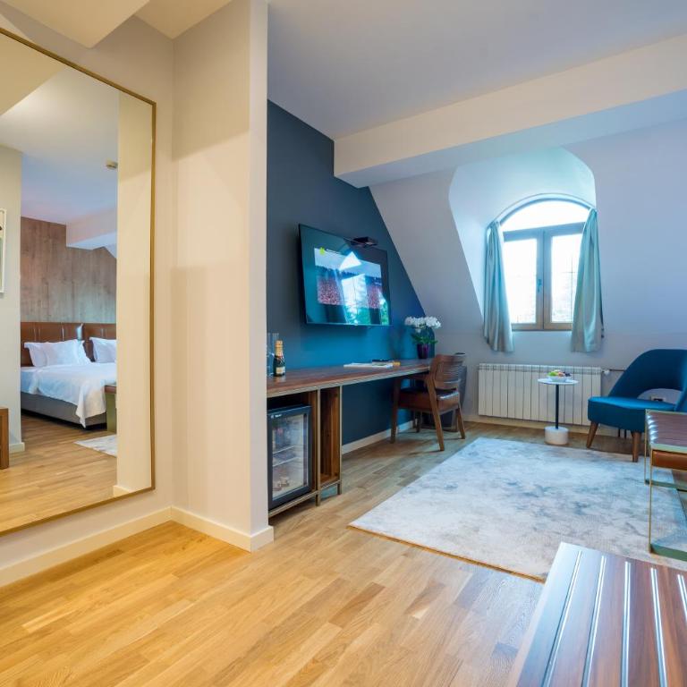 Ski Hotel - Deluxe Double Room - 2