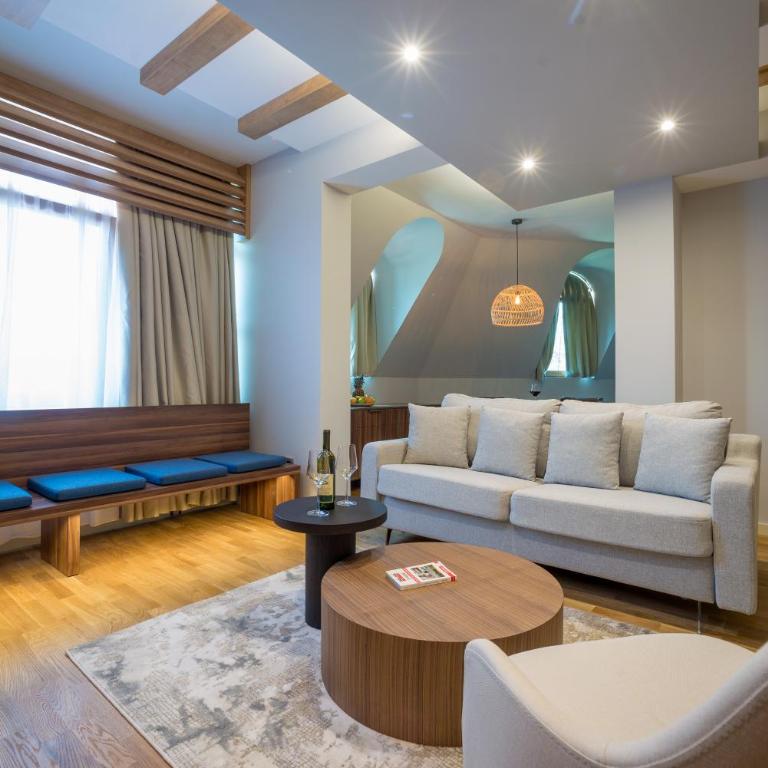 Ski Hotel - Executive Suite - 2