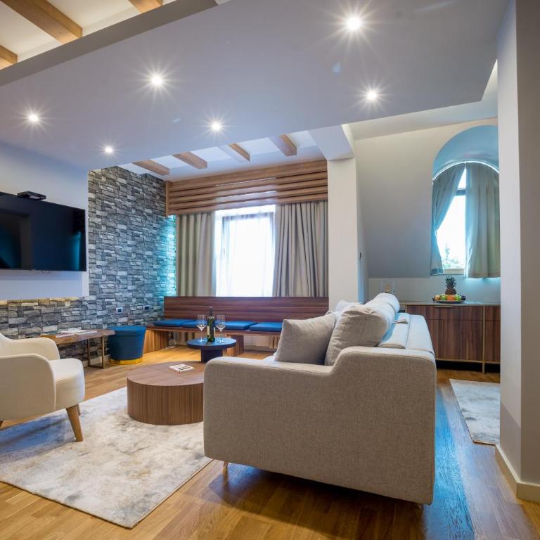 Ski Hotel - Superior Queen Room - 1