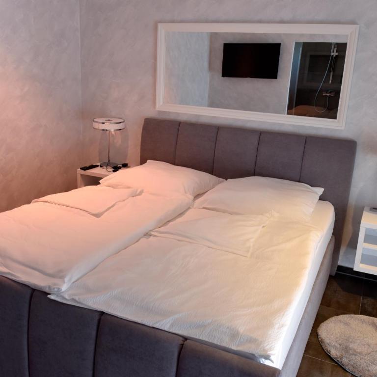 Apartmani i Bungalovi TROJKA - Bungalov sa 1 Spavaćom Sobom - 1
