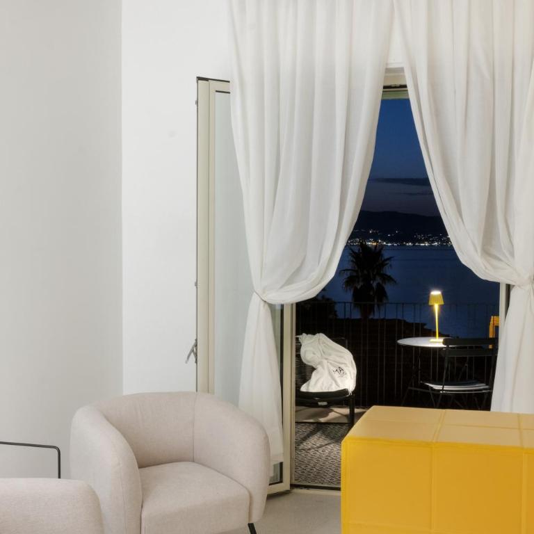 Malalbergo - Camera Matrimoniale Deluxe con Balcone e Vista Mare - 1