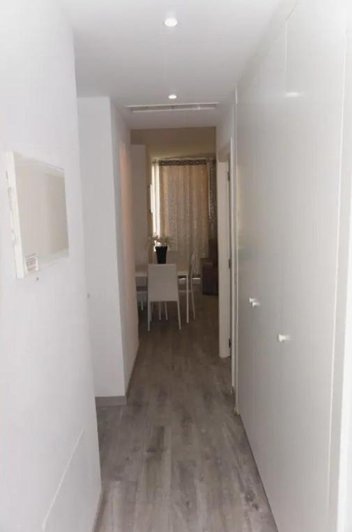 Estudio en Plaza Vara del Rey - One-Bedroom Apartment - 10