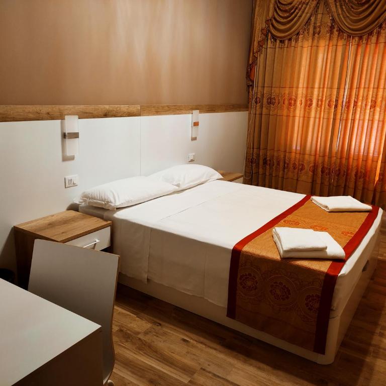 Hotel Venice Tour - Camera Matrimoniale con Bagno Privato - 1