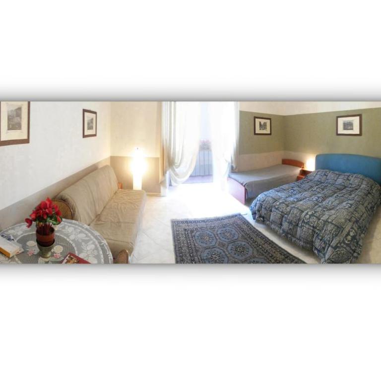 Dreaming of Naples - Quadruple Room with Balcony - 1