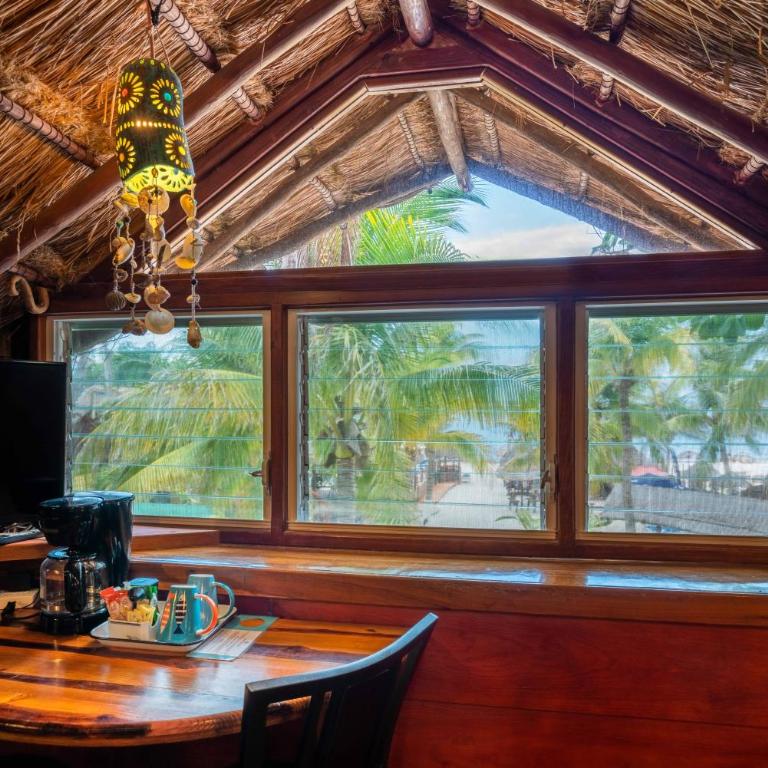 The Diving Lodge Downtown - Bungalow - Beach Front - 3