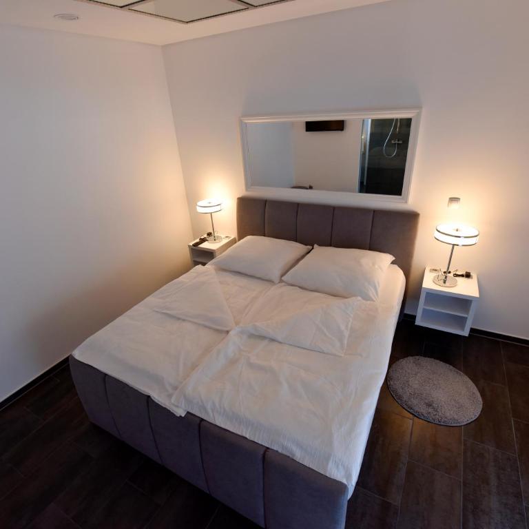 Apartmani i Bungalovi TROJKA - Bungalov sa 1 Spavaćom Sobom - 2