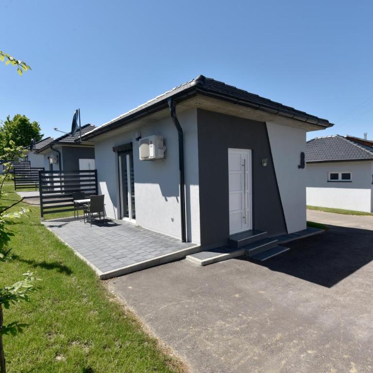 Apartmani i Bungalovi TROJKA - Bungalov sa 1 Spavaćom Sobom - 12