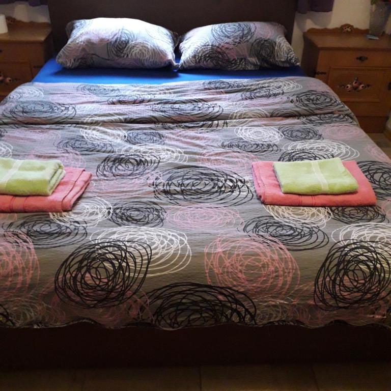 Hostel Topić - Dvokrevetna Soba s Bračnim Krevetom s Pogledom na Vrt - 5