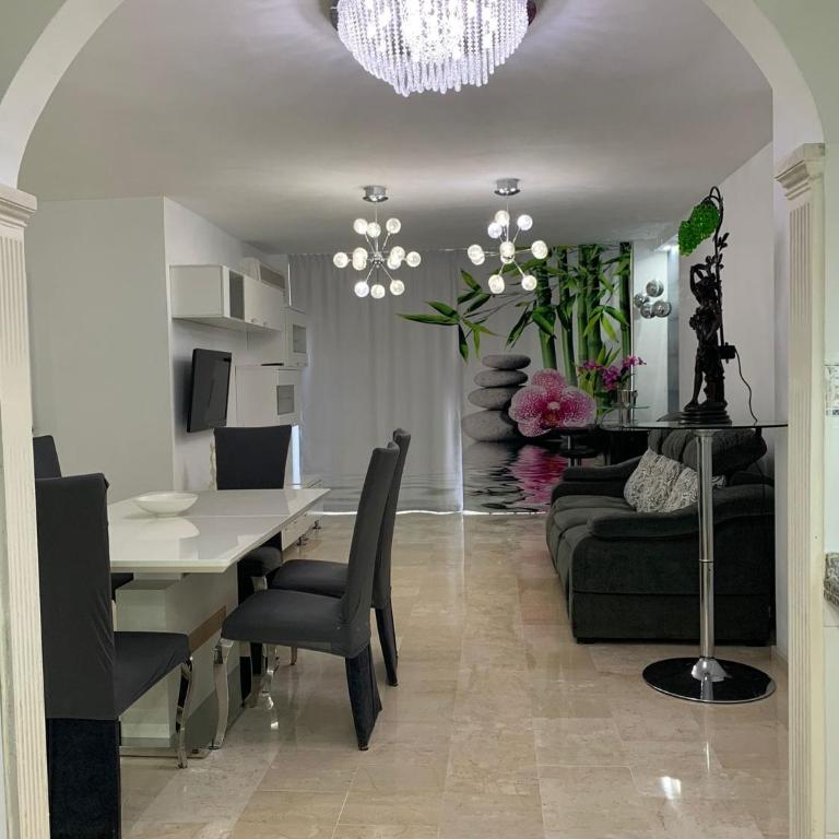 Piso estrella en La Herradura - Three-Bedroom Apartment - 3