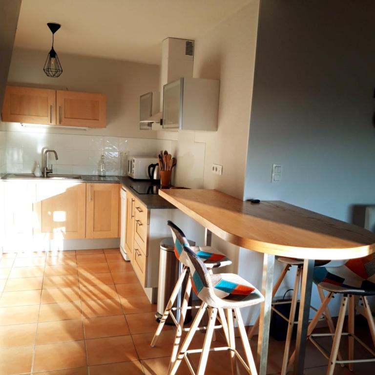 T3 duplex lumineux en centre-ville avec terrasse plage à 10mn - Appartement 2 Chambres - 2