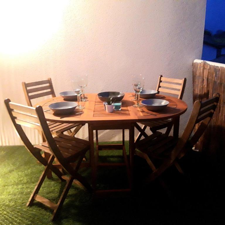 T3 duplex lumineux en centre-ville avec terrasse plage à 10mn - Appartement 2 Chambres - 8