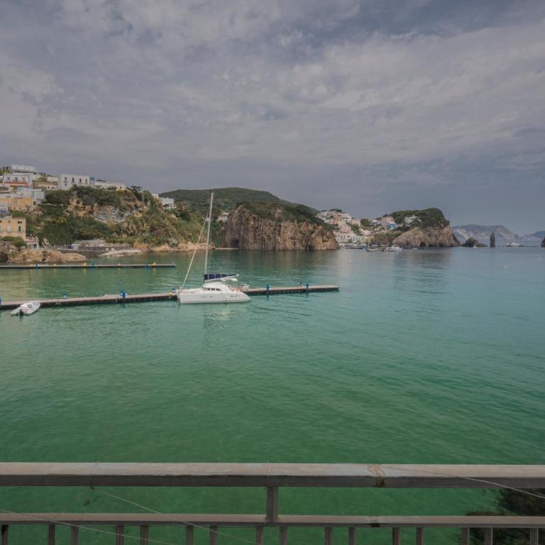 Hotel Gennarino A Mare - Camera Tripla con Balcone e Vista Mare - 6