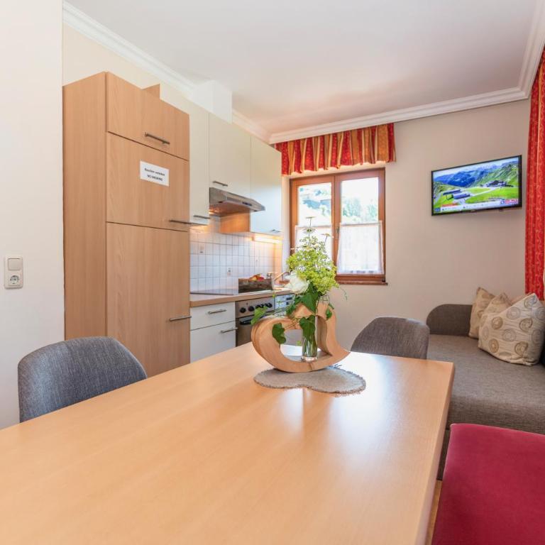 Obertaxinghof - Two-Bedroom Apartment with Two Bathrooms - 2
