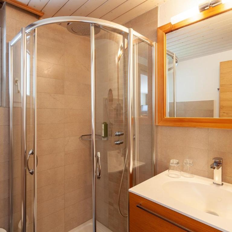 22 Summits Apartments - Studio - 5
