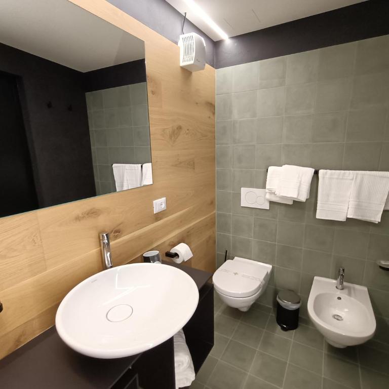 Le Meridiane City Rooms In Trento - Camera Matrimoniale Standard - 9