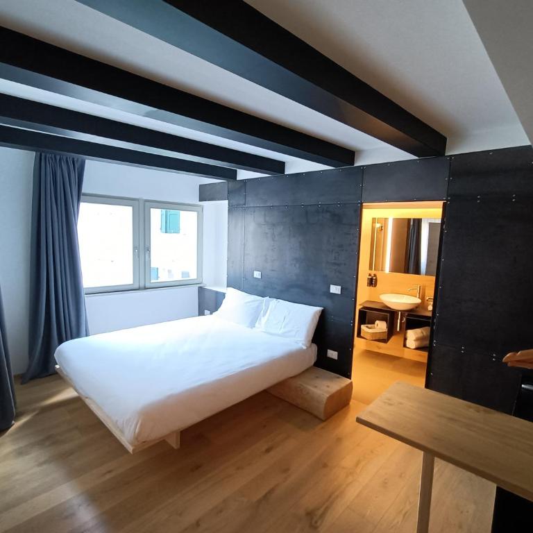 Le Meridiane City Rooms In Trento - Camera Matrimoniale Standard - 1