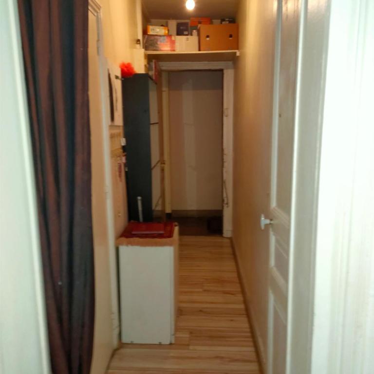 Nice and basic flat located in Paris Montparnasse - Apartment - 5