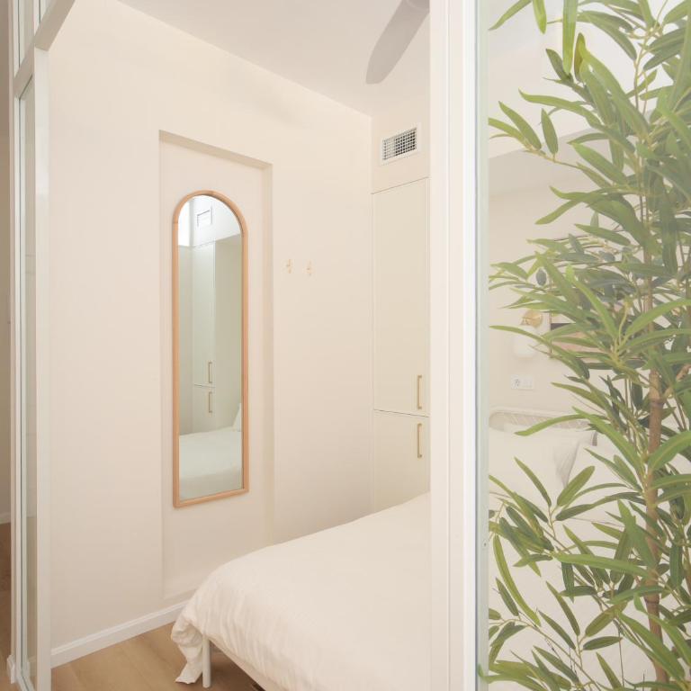 STAYLISH STUDIO APARTMENT IN MALASANA - One-Bedroom Apartment - 9
