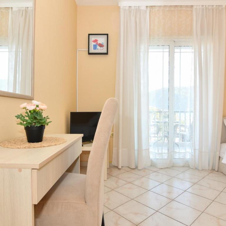 Apartments Stanisic - Studio Apartment - 4