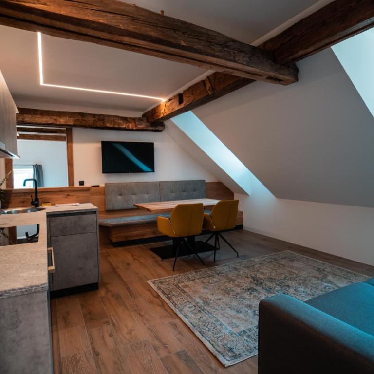 Apartments, Guest House & historic Chalet Neuhaus - Appartamento Deluxe - 3