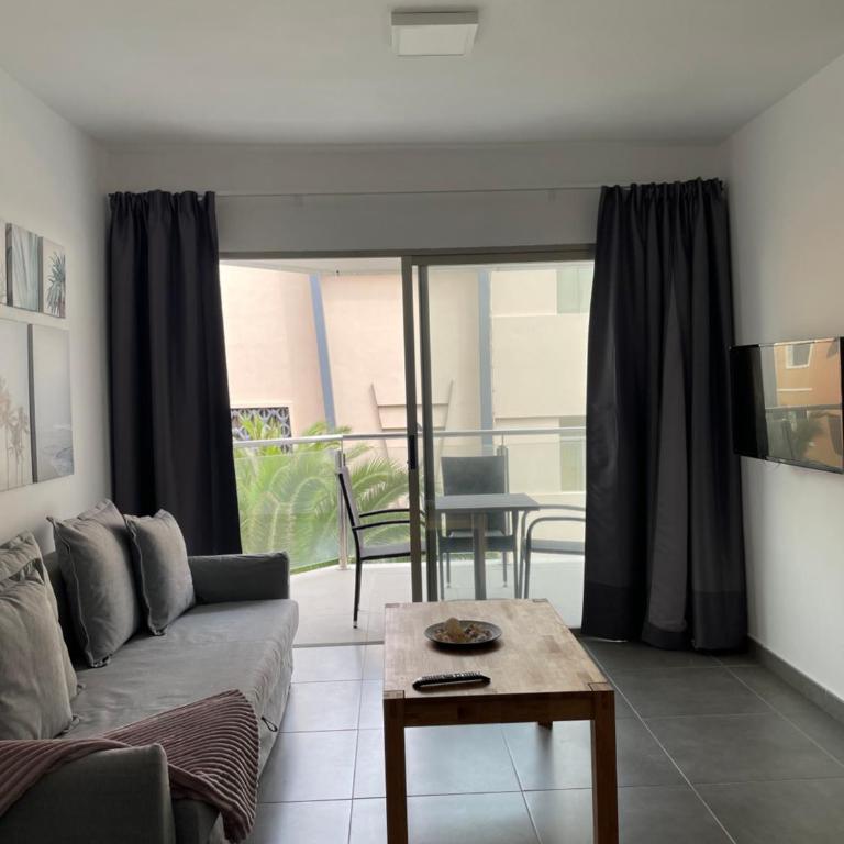 Enjoy Las Canteras - Estudio Deluxe con cama grande - 8