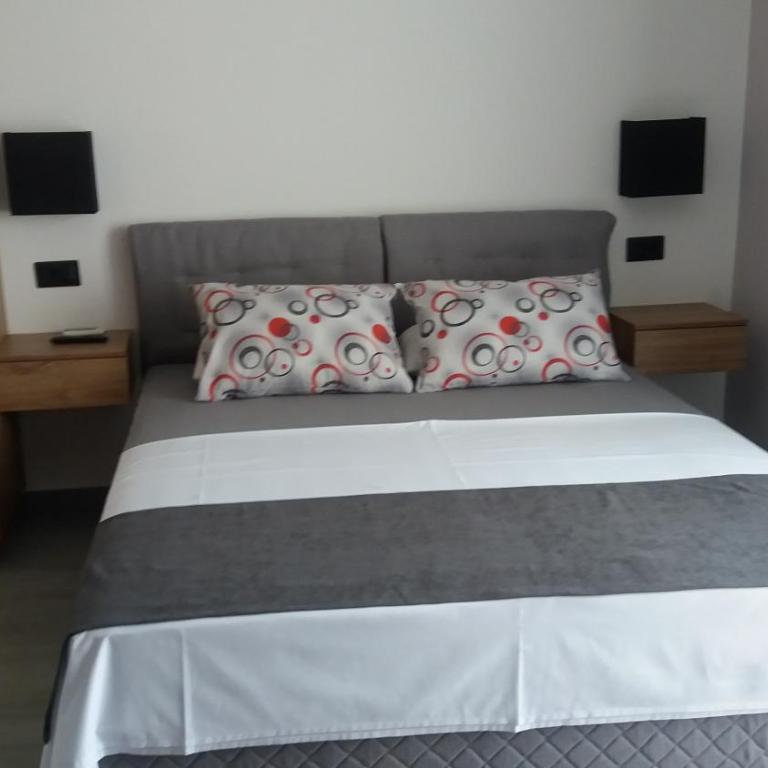 Apartments Grabovica - Studio with Landmark and Sea View - 12