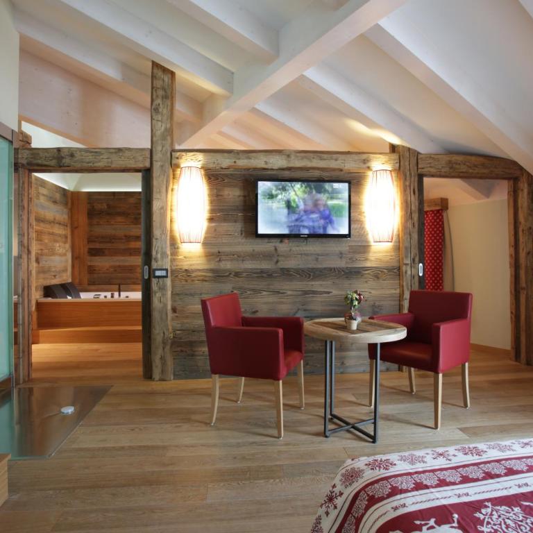 Hotel Delle Alpi - Suite Deluxe con Vasca Idromassaggio - 3