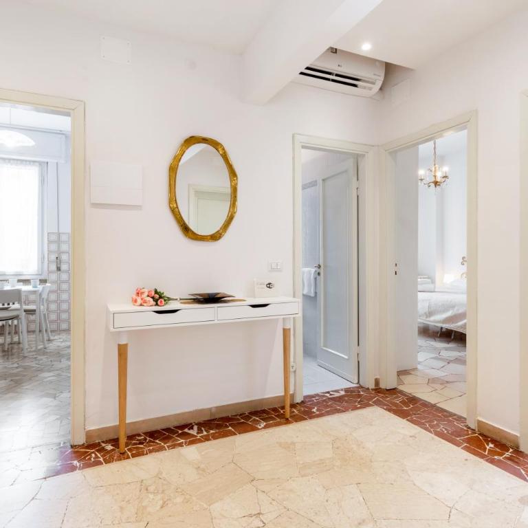 GuestHost - Il Salotto Blu - Appartamento con Parcheggio - Appartamento con 2 Camere da Letto - 13