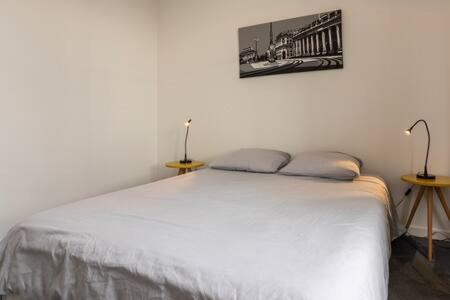 Appartement Charmant Place de Lerme - Appartement 1 Chambre - 9