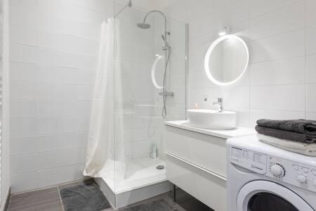 Appartement Charmant Place de Lerme - Appartement 1 Chambre - 13