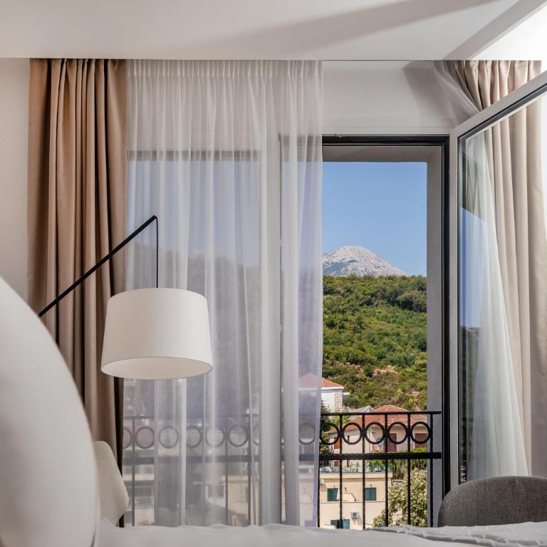 Lazure Hotel & Marina - Studio - Contemporary Building - 4