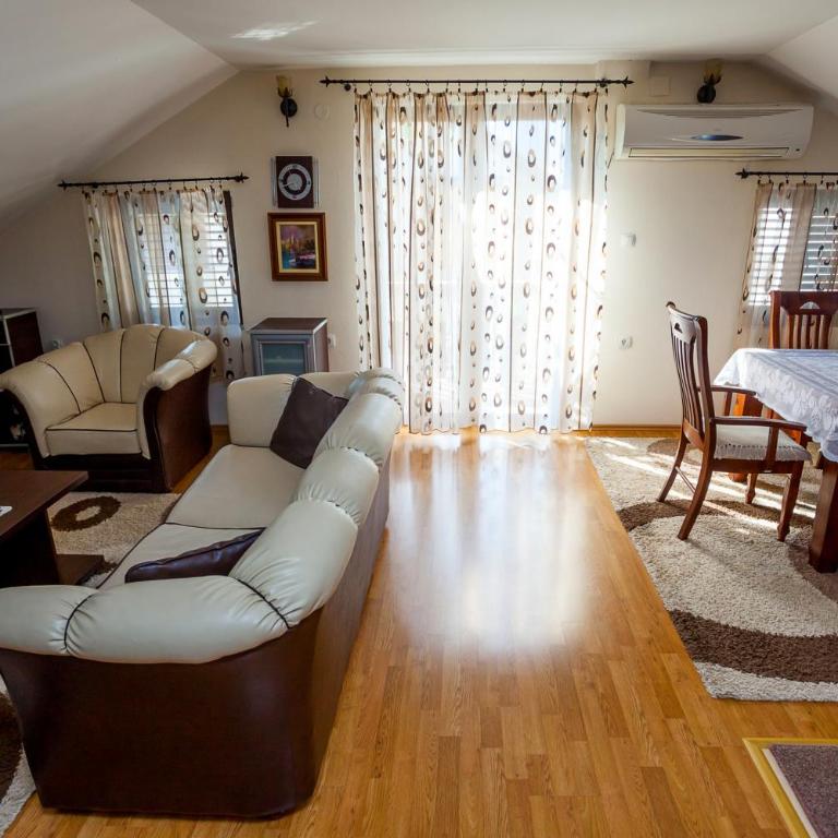 Apartments Ratković - Apartman sa 2 Spavaće Sobe i Balkonom - 3