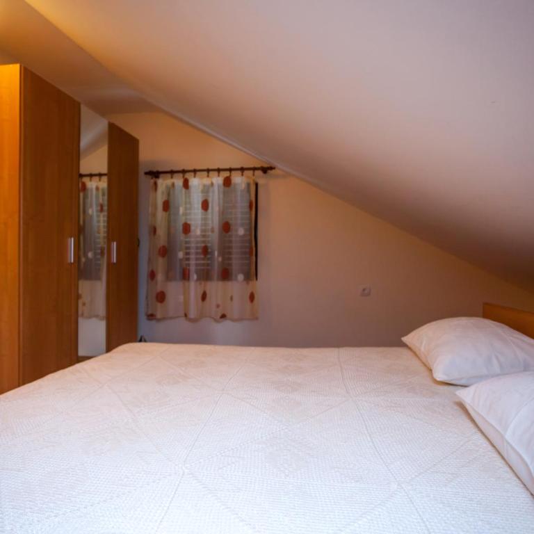 Apartments Ratković - Apartman sa 2 Spavaće Sobe i Balkonom - 12