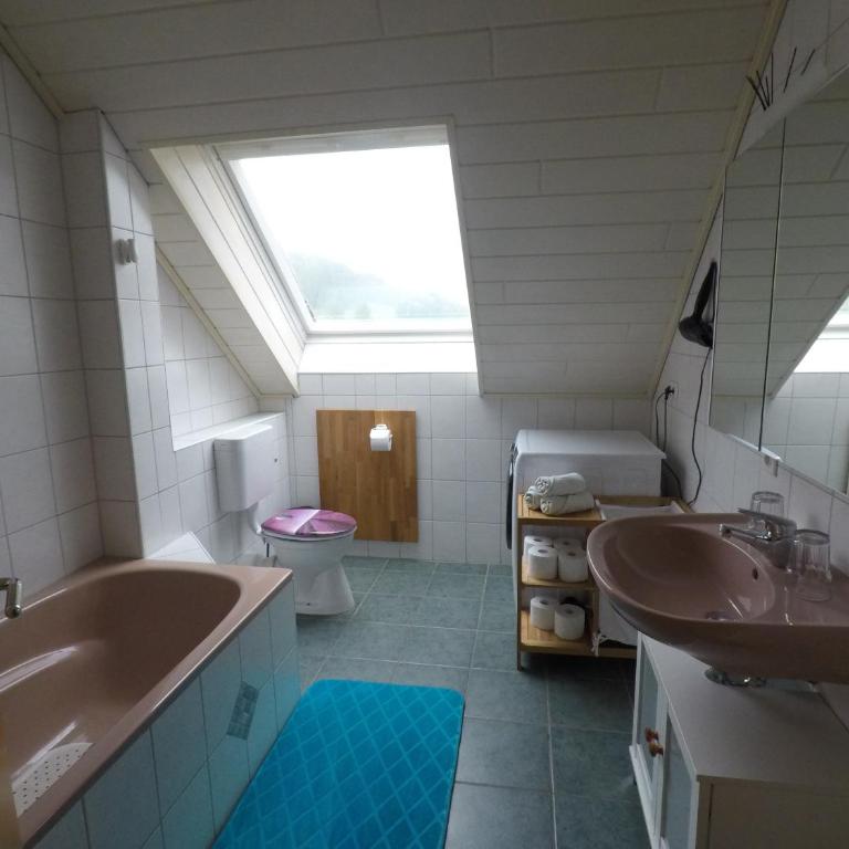 Ferienwohnung Leutkirch offen hell hoch schöne Aussicht - Apartment mit 2 Schlafzimmern - 15