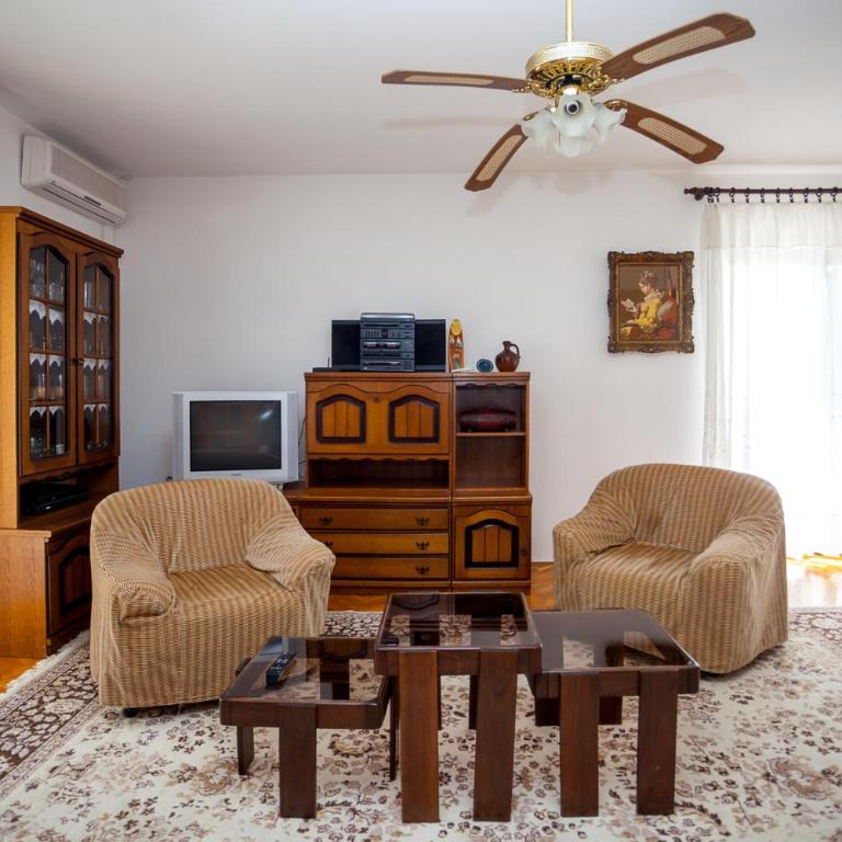 Apartments Ratković - Apartman sa 2 Spavaće Sobe i Terasom (6 Odraslih Osoba) - 3