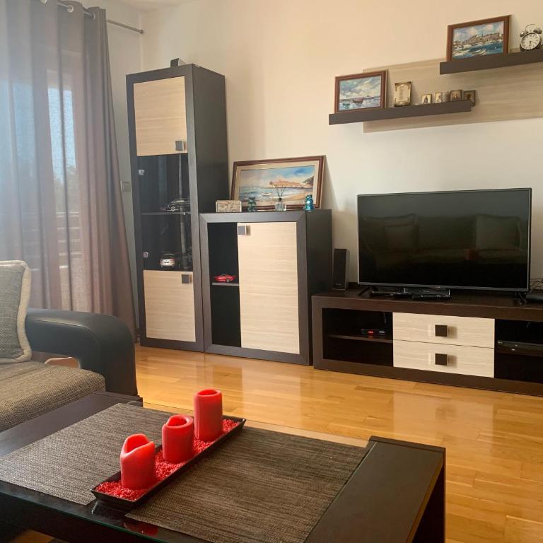 Apartment Ruzmarin Petrovac - Two-Bedroom Apartment - 7