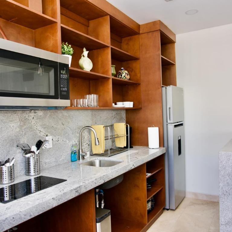 Rio Suites - Deluxe King Studio - 10