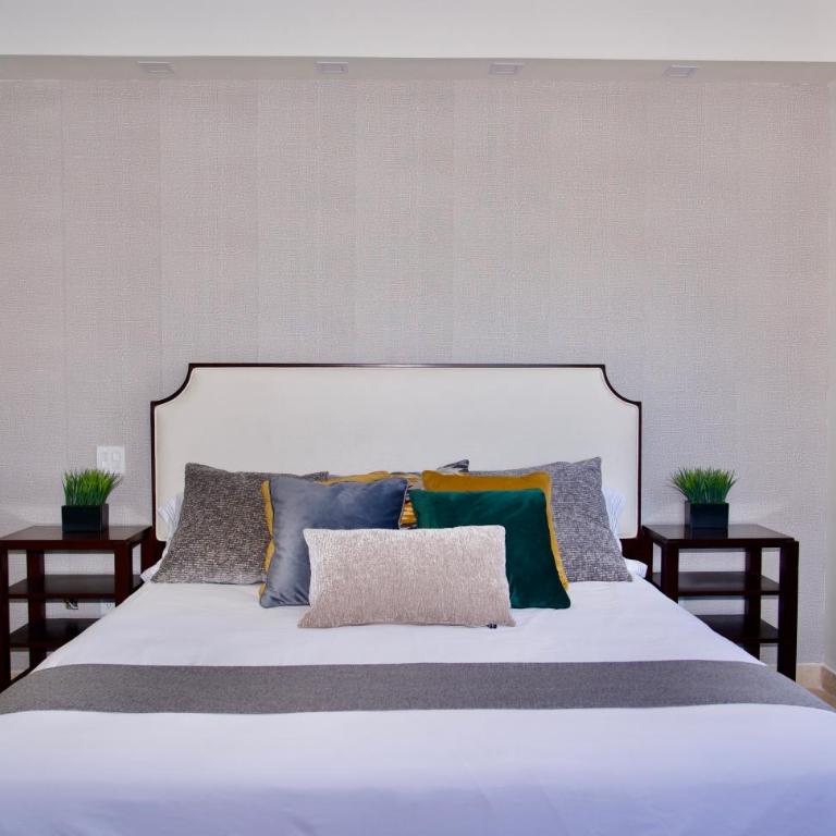 Rio Suites - Deluxe King Studio - 13