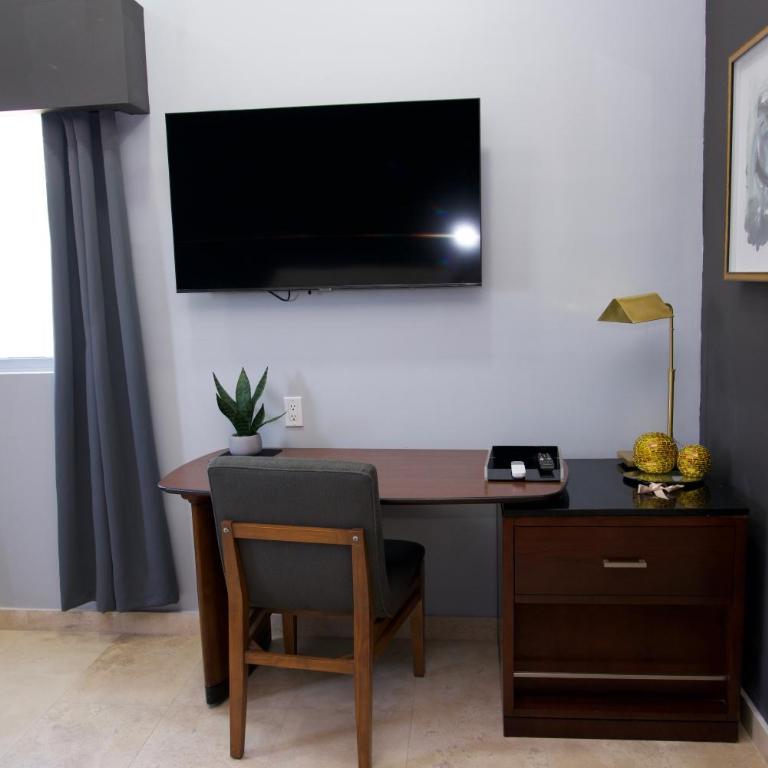 Rio Suites - Deluxe King Studio - 24
