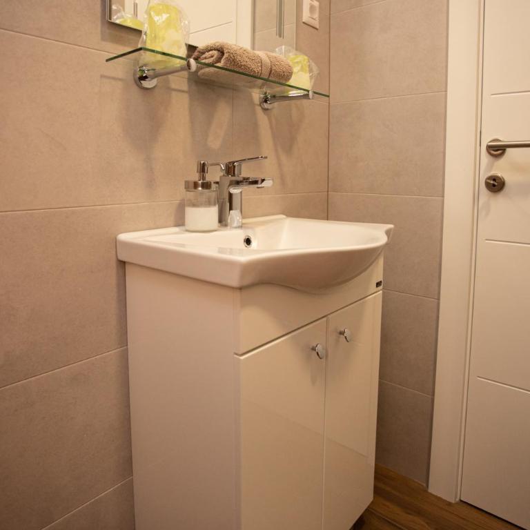 Jacuzzi Lux Apartman - Apartman sa 1 Spavaćom Sobom - 17
