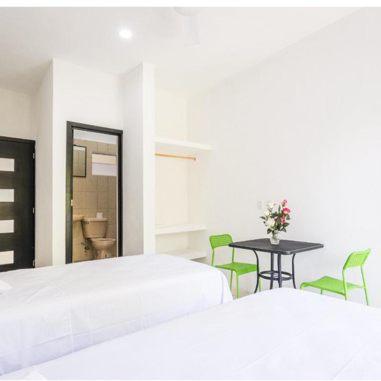 Standard room with two single beds for relaxed stay - Habitación Doble - 1 o 2 camas - 1
