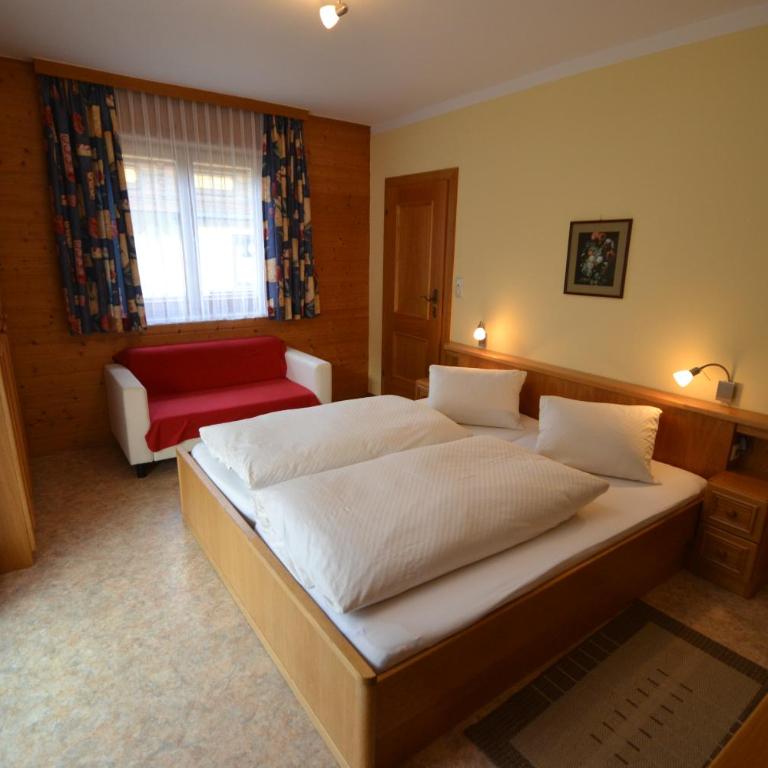 Pension Theresia - Doppelzimmer mit Balkon - 18