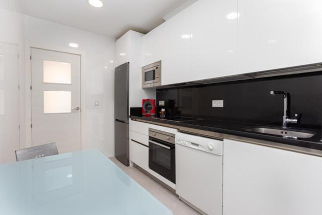 2º MTR - Marbella Temporary Rent 3 bedrooms Av del Mar - Apartamento con terraza - 1