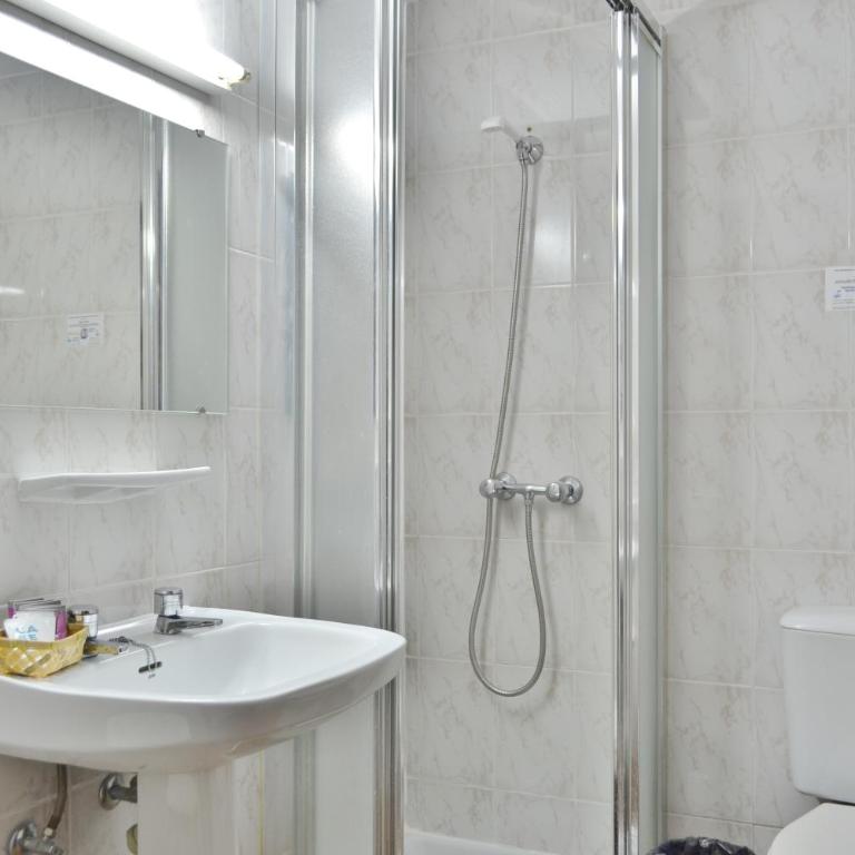 Hotel Marisa - Habitación Triple - 6