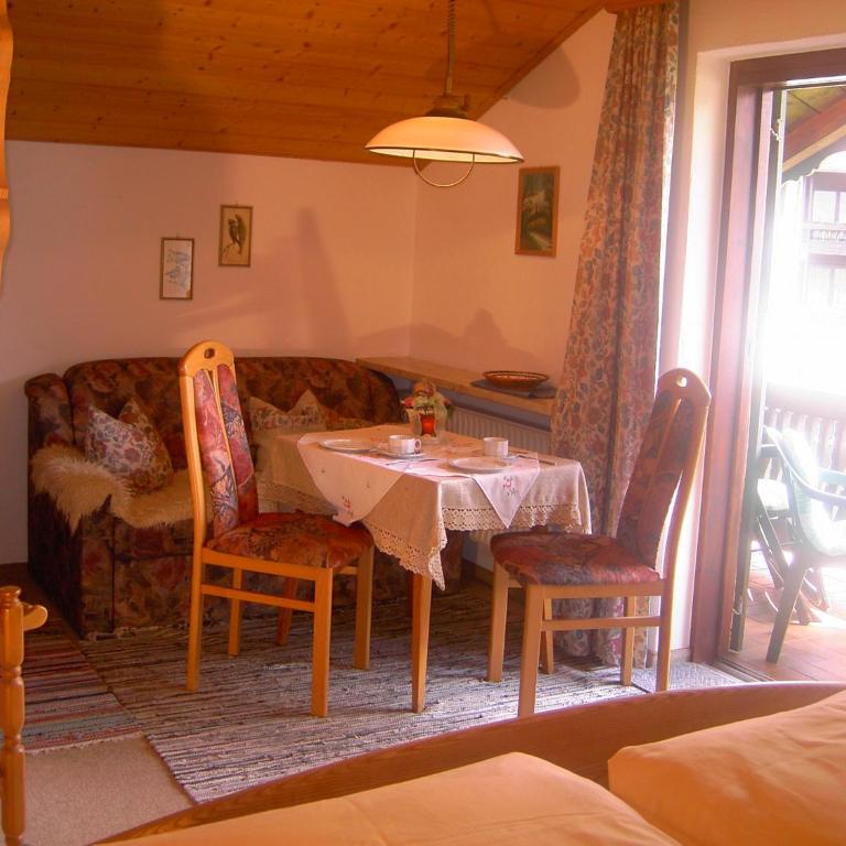 Haus Gehmacher-Maier - Chiemgau Karte - Apartment mit Blick auf die Berge - 1