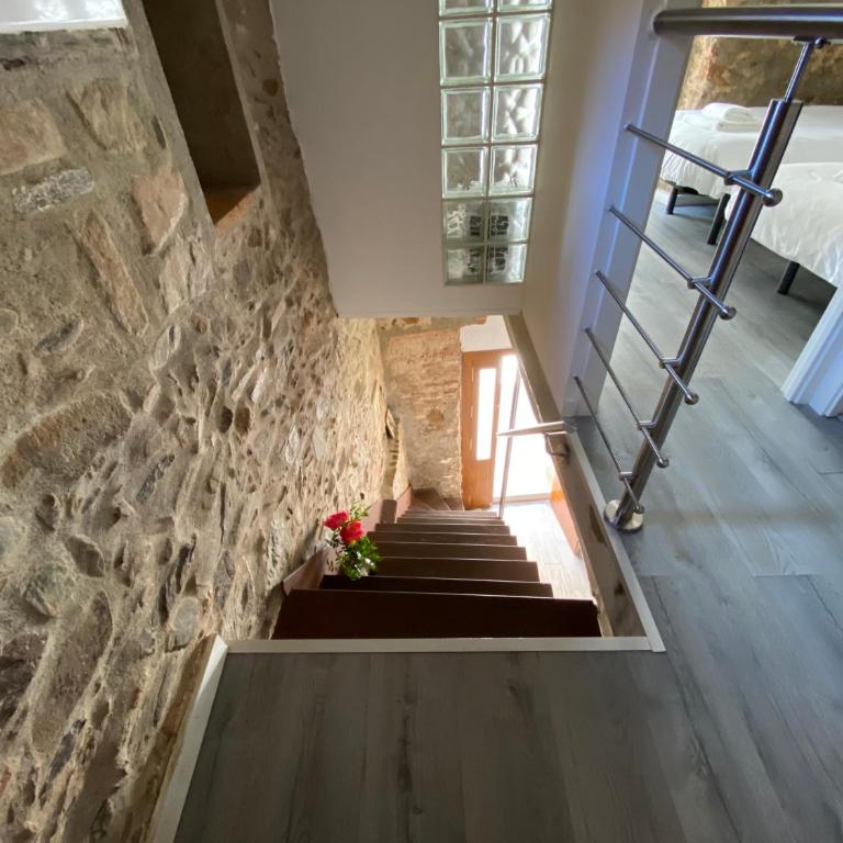 The Yellow House by MyRentalHost - Three-Bedroom House - 34