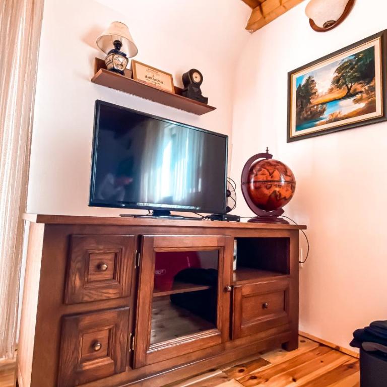 Vista Pitomine - Two-Bedroom Chalet - 36
