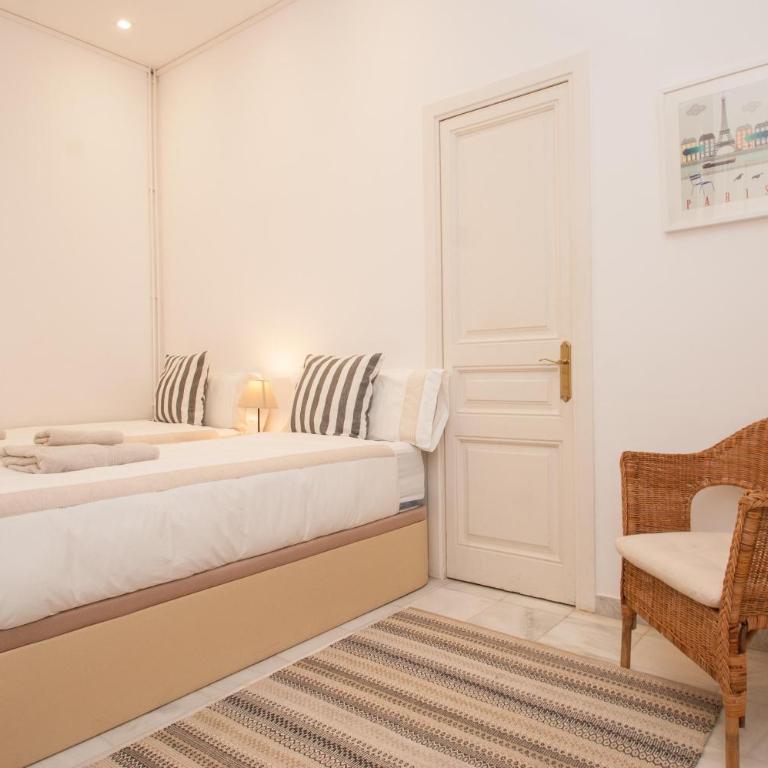 BCN Apartments 41 - Large Two-Bedroom Apartment - 1