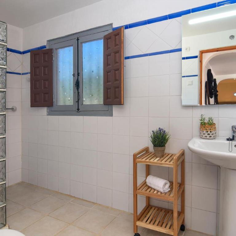 Villa Margarita - A Tranquil Oasis with Large Private Pool - Villa - 26